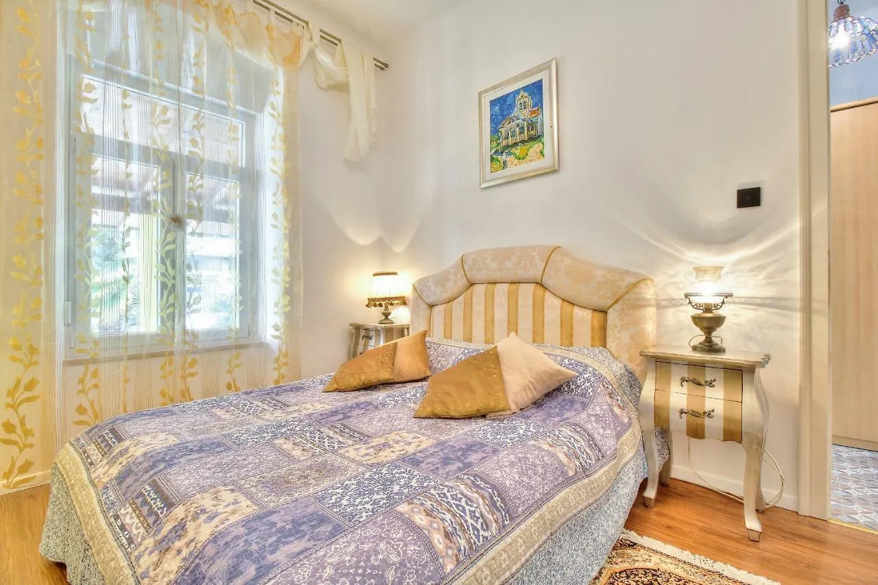 Boutique Apartman Villa Mediteran 波雷奇
