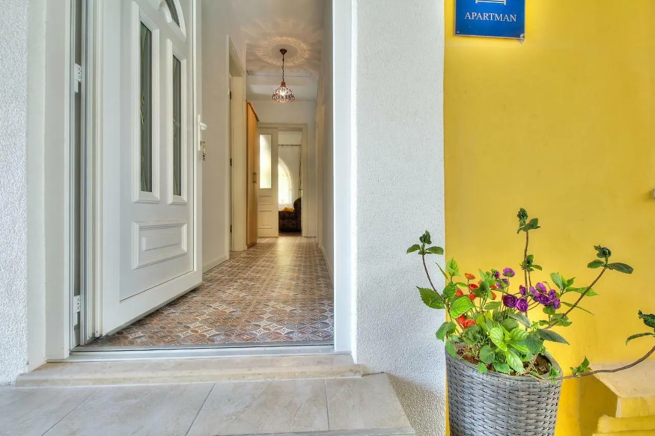 Boutique Apartman Villa Mediteran ポレッチ