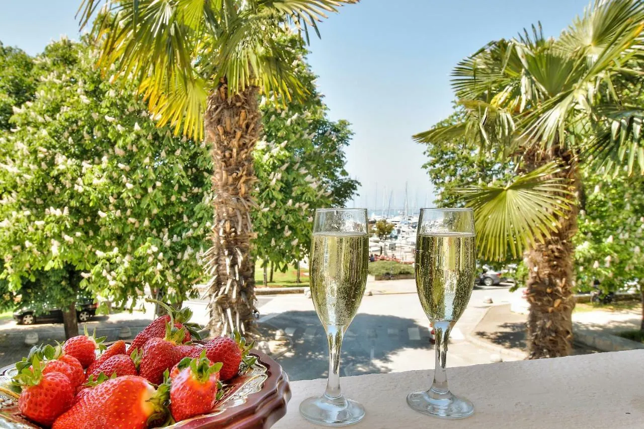 アパート Boutique Apartman Villa Mediteran ポレッチ